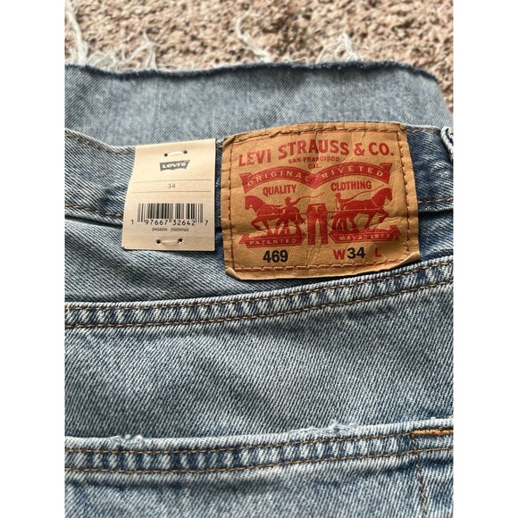 NWT Levi's 469 Men's Jean Shorts Light Wash Loose Fit Distressed Denim Size 34 - Picture 9 of 11